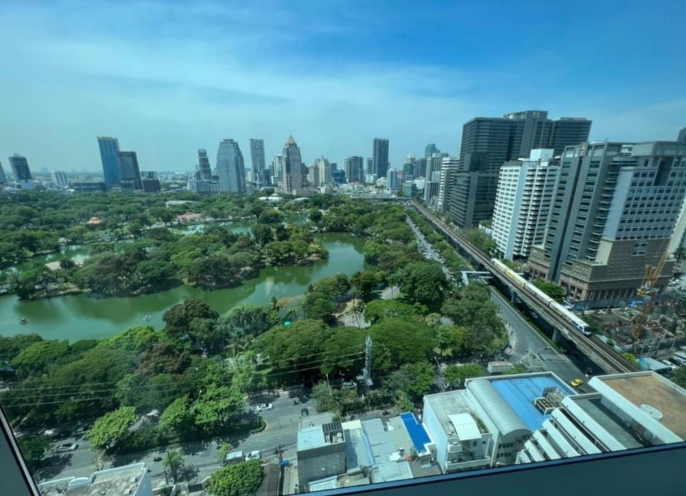 For RentCondoWitthayu, Chidlom, Langsuan, Ploenchit : For Rent :185 Rajchadamri 195 sqm 250K Project in a very good location, in the heart of Rajdamri, shady atmosphere, Unblocked view