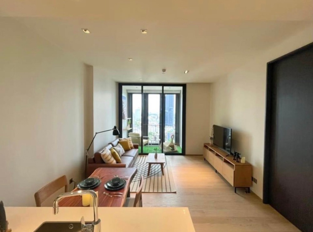 For RentCondoSukhumvit, Asoke, Thonglor : ♦ Prime Location ♦ 20+ floor 57.00 sq m. | 1 bedroom, Double Balcony | Near BTS Thonglor 1 minute, BTS Phrom Phong 5 minutes, Emporium 5 minutes.