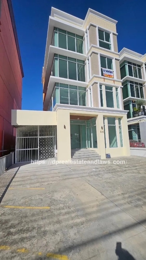 For SaleOfficeLadkrabang, Suwannaphum Airport : (For sale) Home Office, 4 floors, near Suvarnabhumi Airport, next to the main road, can enter and exit in many routes.