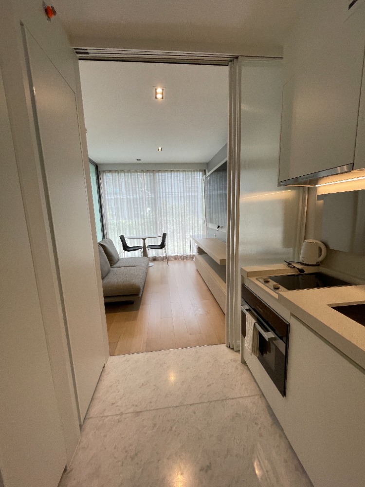 For SaleCondoSukhumvit, Asoke, Thonglor : Condo for sale, Scope Promsri, 7th floor, usable area 35.02 sq m, 1 bedroom, 1 bathroom, low rise condo, luxury level, fully furnished with furniture from LIGNE Roset, Phrom Phong - Thonglor area, near BTS Phrom Phong station.