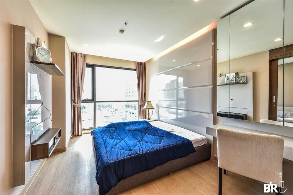 For RentCondoSathorn, Narathiwat : ★The Address Sathorn★ 47 sq m., 11th floor (1 bedroom, 1 bathroom), ★near BTS St. Louis ★near Central Silom, U Chu Liang Building, HSBC★ Many amenities★ Complete electrical appliances