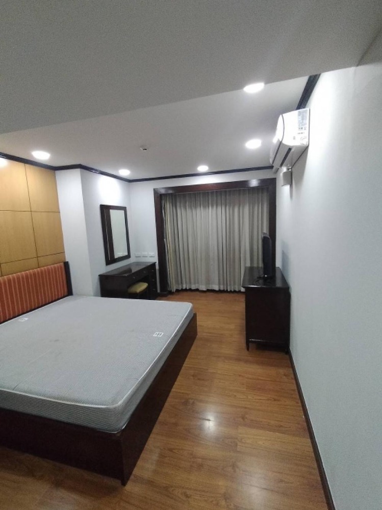 For RentCondoNana, North Nana,Sukhumvit13, Soi Nana : ★ Omni Tower Sukhumvit Nana ★ 49 sq m., 19th floor (1 bedroom, 1 bathroom), ★near BTS Nana ★near Nana Square★ Many amenities★ Complete electrical appliances