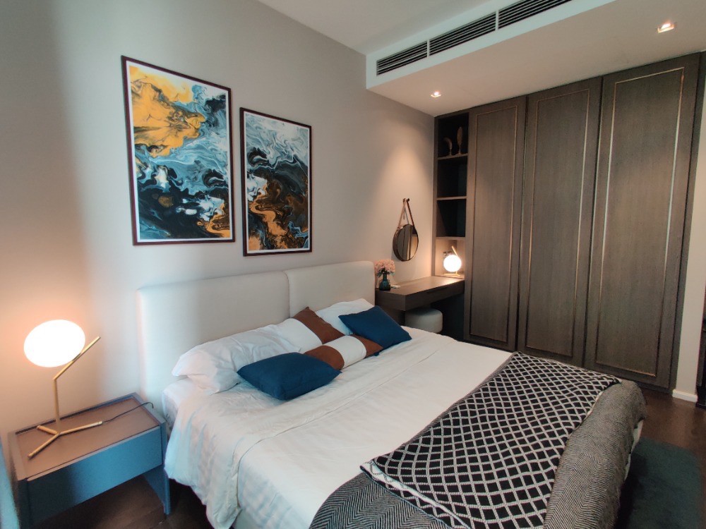 For RentCondoSukhumvit, Asoke, Thonglor : ★ The Diplomat 39 ★ 54 sq m., 16 th floor (1 bedroom, 1 bathroom), ★ near BTS Phrom Phong ★ near The Em District, Samitivej Hospital and Benjasiri Park ★ Many amenities★ Complete electrical appliances