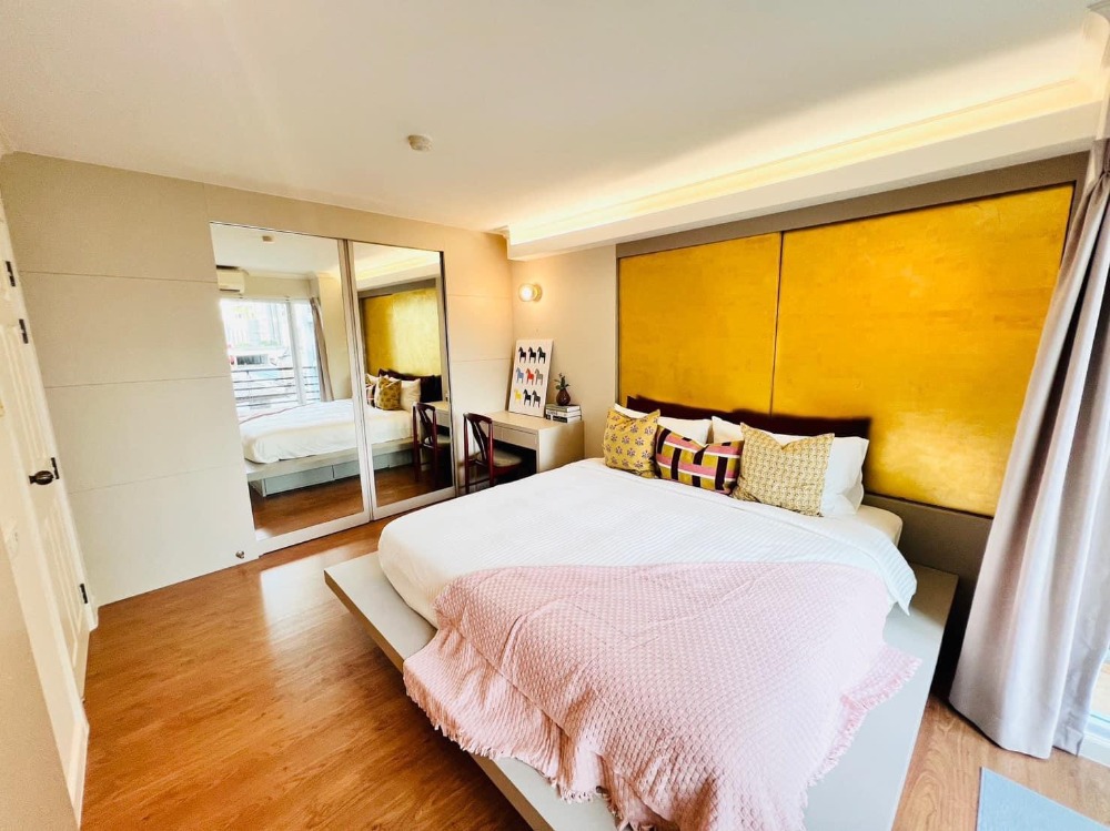 For RentCondoSukhumvit, Asoke, Thonglor : ★ Lumpini Suite Sukhumvit 41 ★ 71 sq m., 6th floor (2 bedrooms, 1 bathroom), ★near BTS Phrom Phong ★near Emporium, EmQuatier, Terminal 21★ Many amenities★ Complete electrical appliances