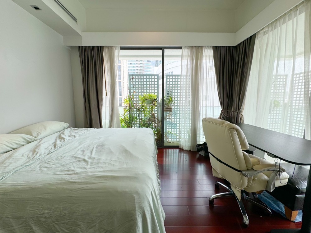 For SaleCondoSukhumvit, Asoke, Thonglor : ❖ Prime Location ❖ 5+ Floor 237.00 sq.m. | 2 Beds, 2 Baths | Condo near BTS Phrom Phong 1 min., EmQuartier 2 mins., Emporium 2 mins.