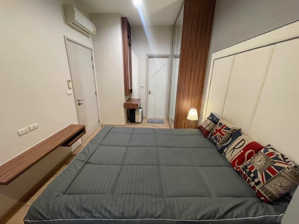 For RentCondoRama9, Petchburi, RCA : ★ The capital Ekamai-Thonglor ★ 36 sq m., 10th floor (1 bedroom, 1bathroom), ★near department store EmQuartier★Near Central Rama 9★Airport Link and the Saen Saep Canal passenger boat is convenient ★ Complete with electri