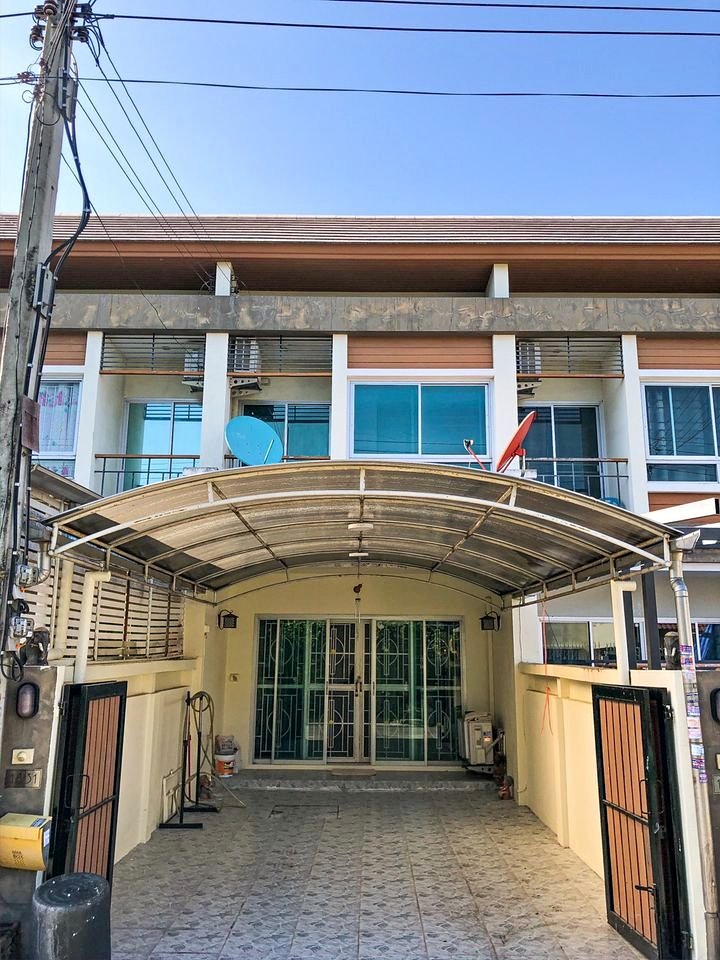 For RentTownhouseYothinpattana,CDC : 2-story townhouse for rent, Ramintra, Lat Pla Khao, ready to live in and raise small animals 📲0972161939