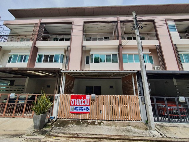 For SaleTownhouseNawamin, Ramindra : Townhome for sale, The Ricco Town Watcharapol, 20.6 sq m, garden view, near the Ramintra-Chalongrat Expressway entrance and exit.