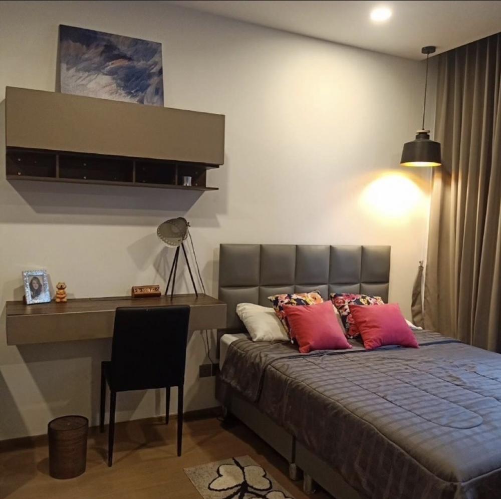 For RentCondoSiam Paragon ,Chulalongkorn,Samyan : 1 bedroom, 1 bathroom, 25 sqm., 16th floor, city view, 22,000 baht/month @ Ashton Chula - Silom MRT samyan, BTS Saladang, MRT Silom, Lumphini Park