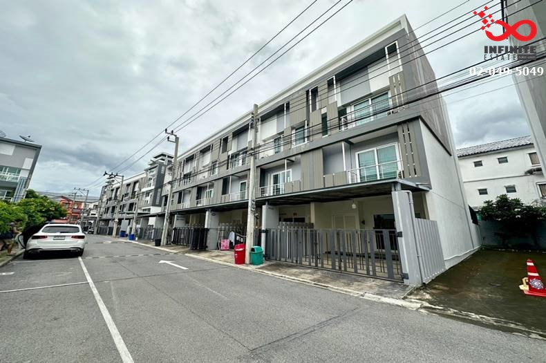 For SaleTownhouseChokchai 4, Ladprao 71, Ladprao 48, : 3-story townhome for sale, Space Lat Phrao-Meng Jai, Lat Phrao Road, Soi Lat Phrao 80, corner house.