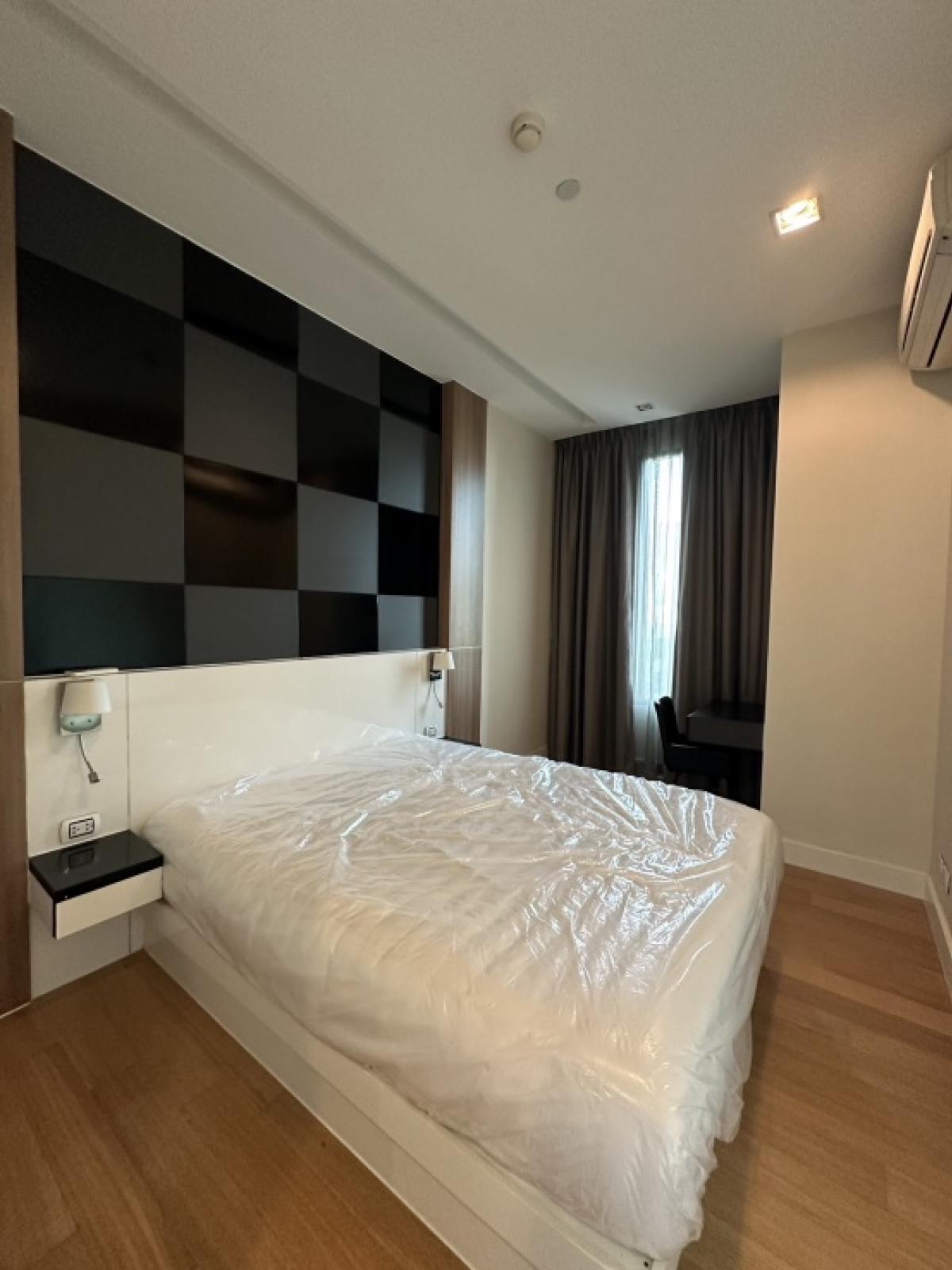 For RentCondoLadprao, Central Ladprao : Condo for rent equinox phahol-vibha size 40 sq m, 1 bedroom, 1 bathroom, price 16,000/month id line:properagency call 093-028-1245