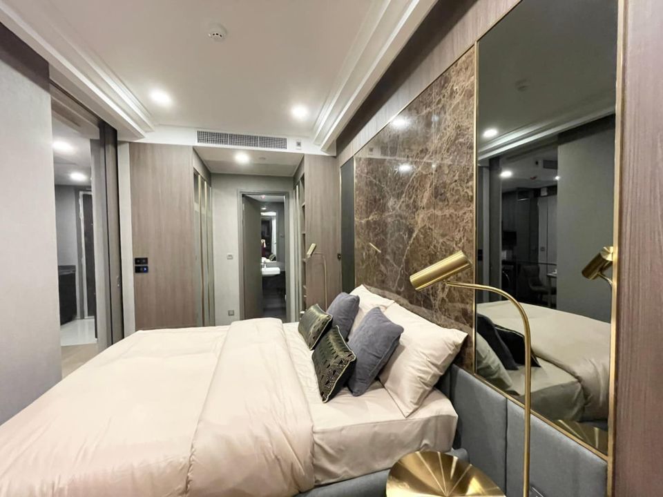 For RentCondoSiam Paragon ,Chulalongkorn,Samyan : Ashton Chula - Silom【𝐑𝐄𝐍𝐓】🔥 Western style room, elegant, expensive, rooftop pool, in the center of lthe city, ready to move in December🔥 Contact Line ID: 0969031314