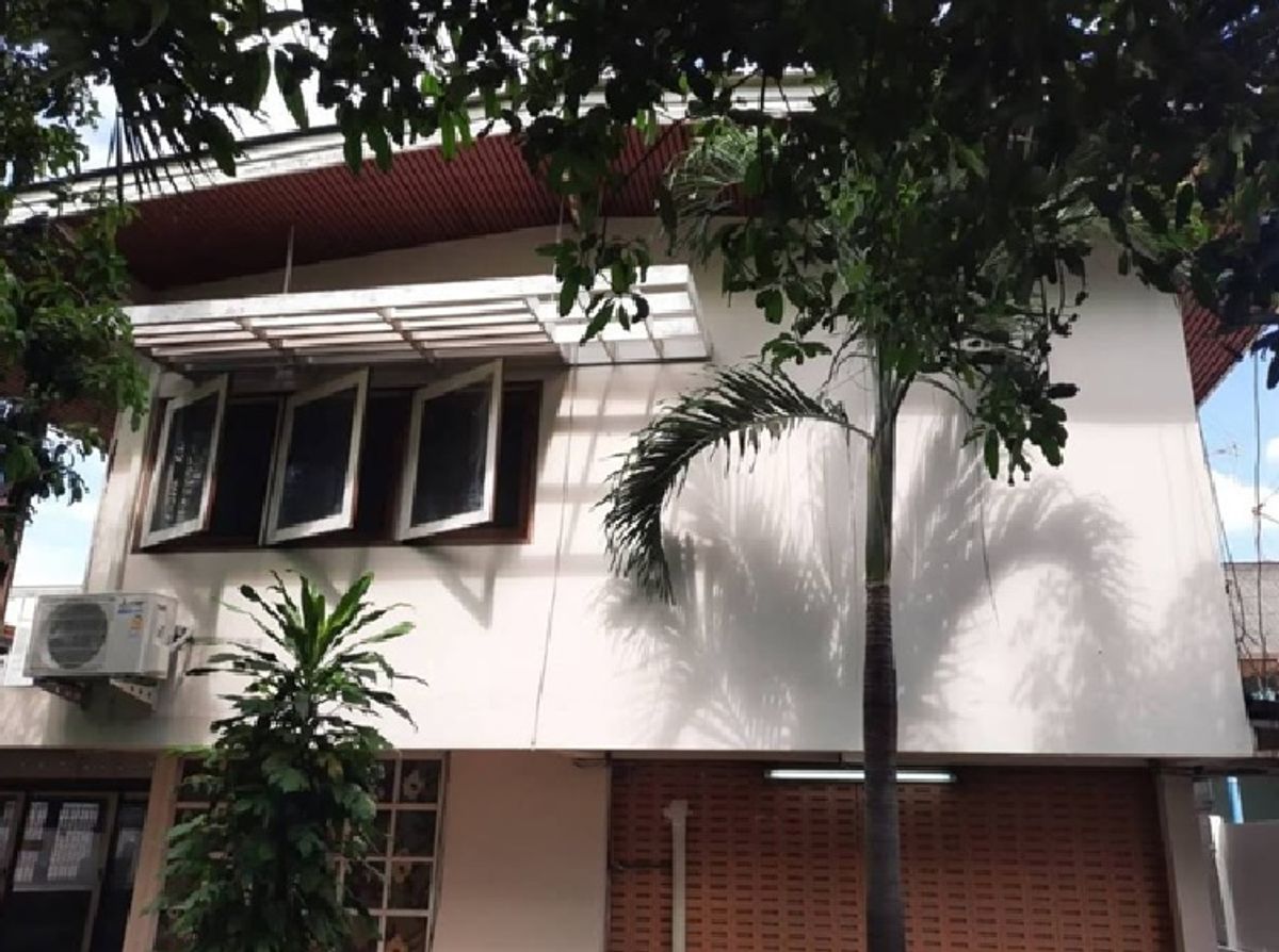 For RentRatchathewi,Phayathai : For Rent Single house for rent / Home Office 2 floors, Soi Lat Phrao 15 / Beautiful house, large, 261 square meters, parking for 8 cars / Air conditioning throughout the house / Fully furnished / Living or Home Office, can register a company