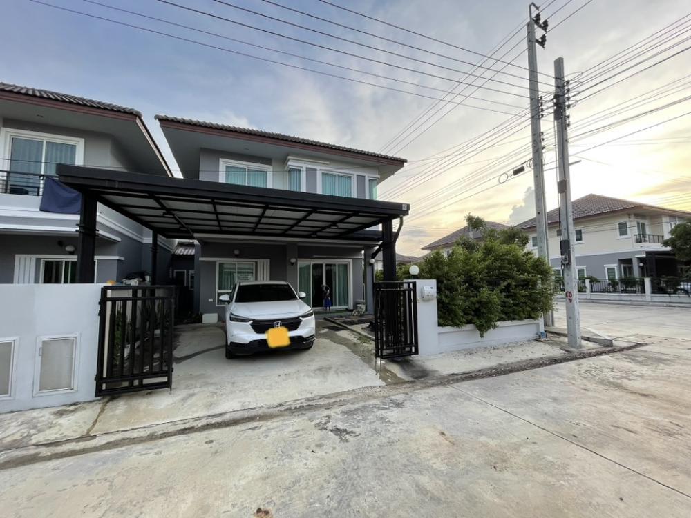 For RentHouseMin Buri, Romklao : ‼️For rent‼️Independent twin house ✅4 bedrooms ✅3 bathrooms, end house, private, extended kitchen and garage (including common areas, free wifi in the house)