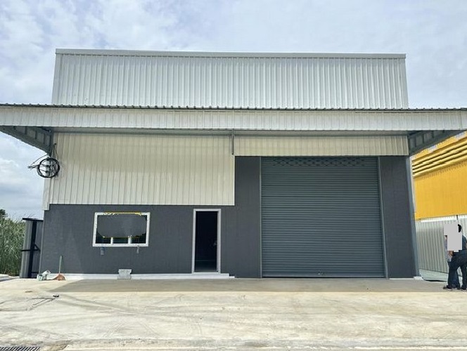 For RentWarehousePathum Thani,Rangsit, Thammasat : For Rent: Warehouse for rent with office, area 280 square meters, Soi Aiyara, not deep into the alley, near Thai Market / large vehicles can enter and exit