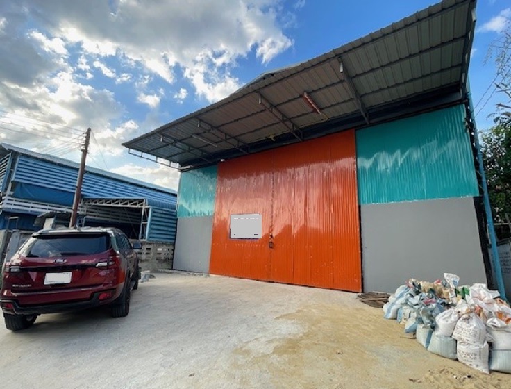 For RentWarehousePathum Thani,Rangsit, Thammasat : For Rent: Warehouse with office for rent, newly built, area 300 square meters, Rangsit area, along Local Road, behind Muang Ek, near Wat Rangsit, near Si Mum Muang Market