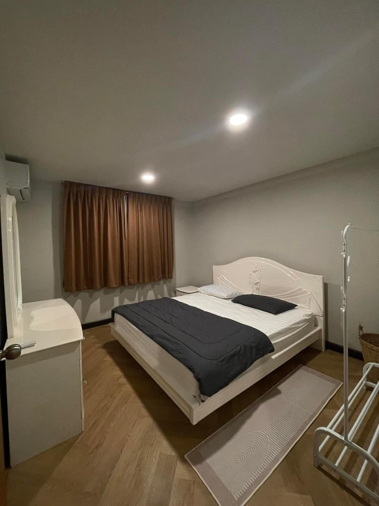 For RentCondoSukhumvit, Asoke, Thonglor : ★ D.S.Tower 2 Sukhumvit 39 ★ 70 sq m., 11th floor (2 bedrooms, 1 bathroom), ★near BTS Phrom Phong★near EmQuartier and Emporium ★ Many amenities ★ Complete electrical appliances