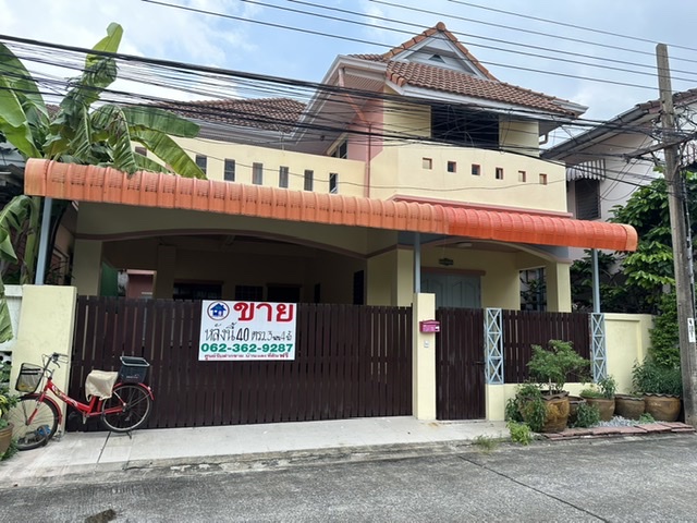 For SaleHouseKaset Nawamin,Ladplakao : Urgent sale! 2-story detached house, area 40 sq m, 3 bedrooms, 4 bathrooms, Soi Nawamin 109, Bueng Kum District, Bangkok. House ready to move in.