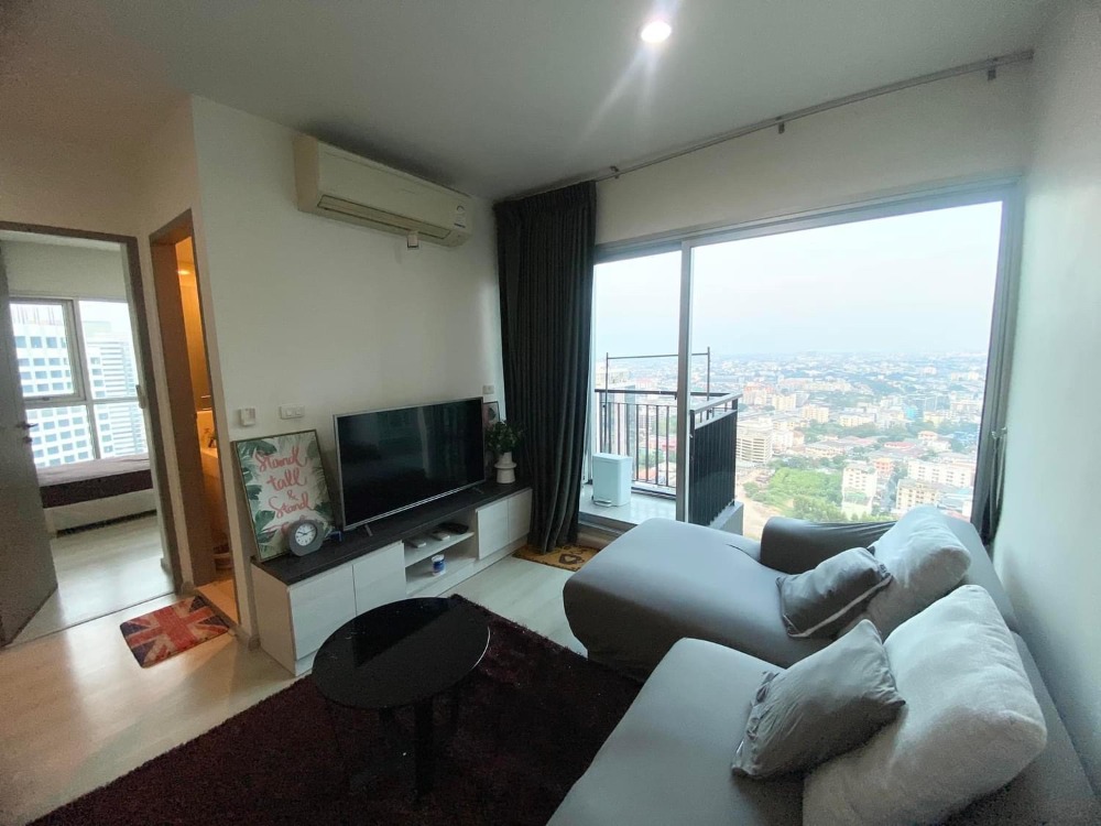 For RentCondoRatchadapisek, Huaikwang, Suttisan : ★ Life Ratchadapisek ★ 55 sq m., 32th floor (2 bedrooms, 2 bathrooms), ★near MRT Huai Khwang ★near Central Rama 9, Fortune ★ Many amenities★ Complete electrical appliances