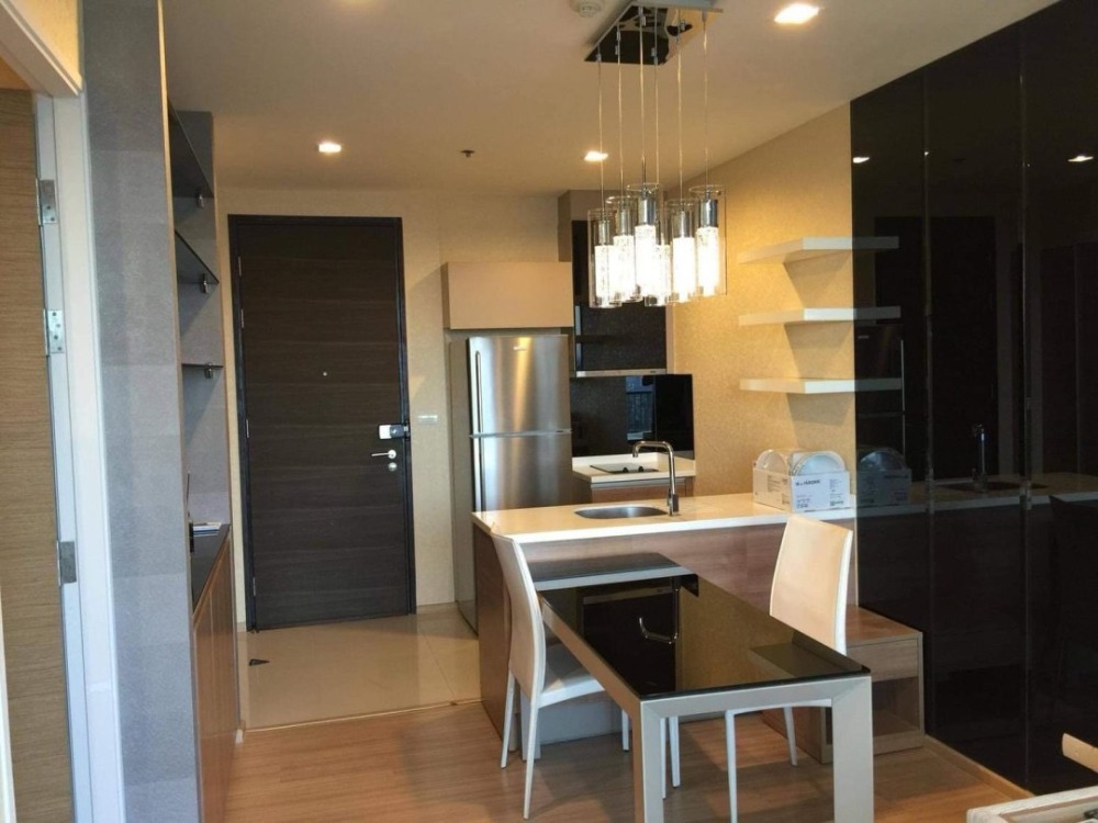 For RentCondoOnnut, Udomsuk : ★ Rhythm Sukhumvit 50 ★ 45 sq m., 36th floor (1 bedroom, 1 bathroom), ★ near BTS On Nut ★ near Chalong Rat Expressway, Tesco Lotus On Nut, Big C Extra On Nut ★ many amenities ★ Complete electrical appliances