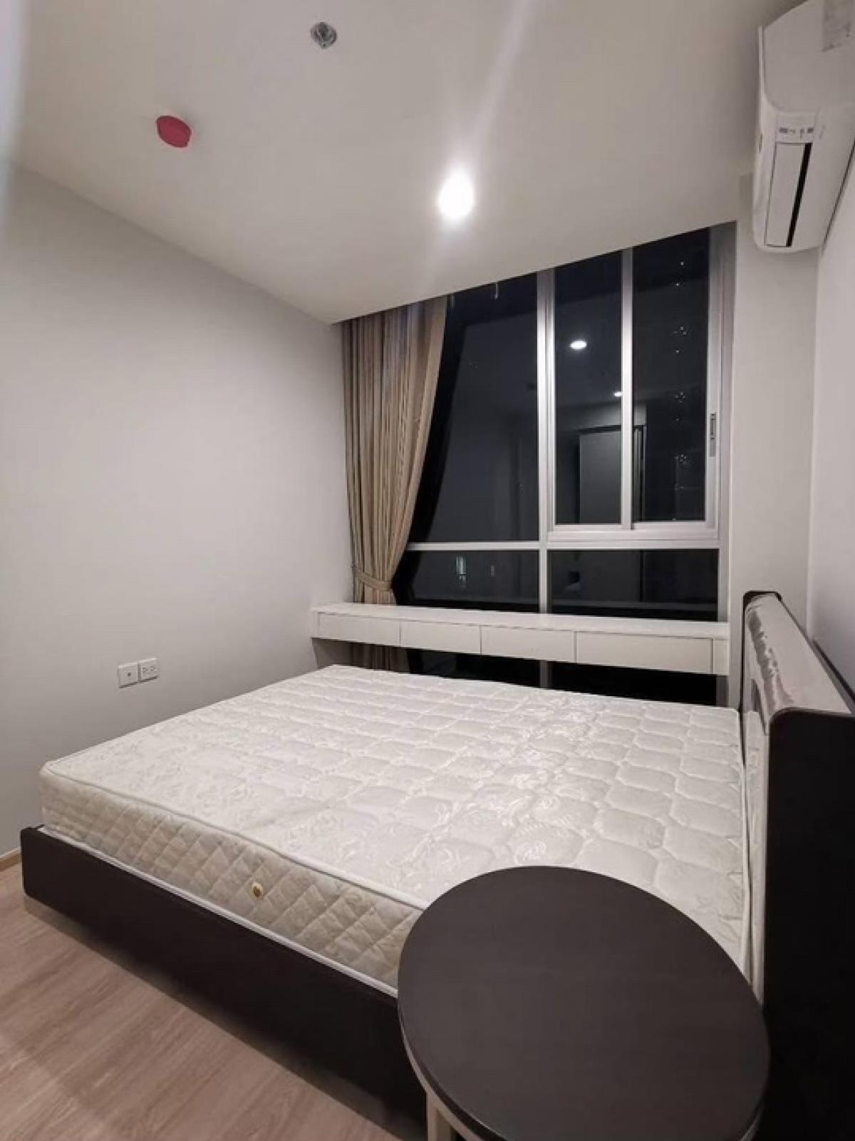 For RentCondoRatchadapisek, Huaikwang, Suttisan : For rent Noble Revolve Ratchada Building 2, 1 bed 1 bath include Furniture and appliances.