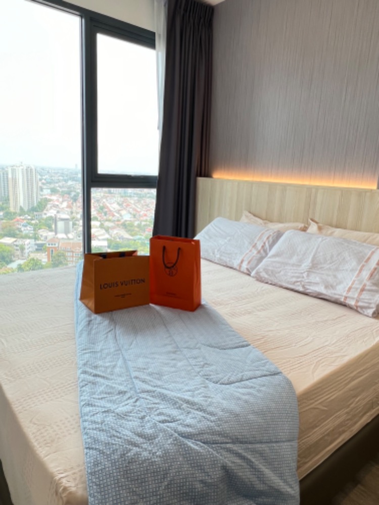 For RentCondoOnnut, Udomsuk : ★ Ideo mobi Sukhumvit66★ 35 sq m., 20+th floor (1 bedroom, 1 bathroom) ★near Bts Udomsuk★near the expressway ★Near many department stores and shopping areas ★Complete electrical appliances★