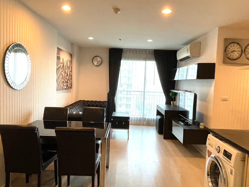 ขายคอนโดสาทร นราธิวาส : 📢👇For rent / sale in CBD area , corner unit only 400 meters from BTS Chong Nonsi