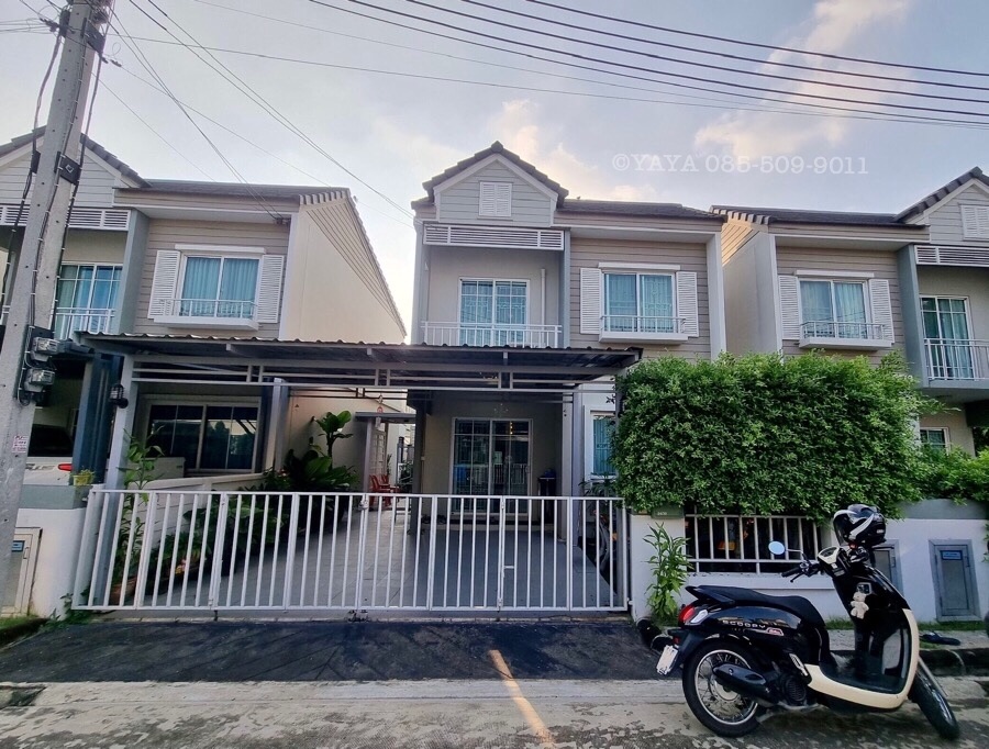 For SaleHousePathum Thani,Rangsit, Thammasat : Townhouse for sale, The Village Rangsit-Wongwaen, Lam Luk Ka, Pathum Thani, near Kanchanaphisek Ring Expressway. Independent house wall design that won't be attached to anyone