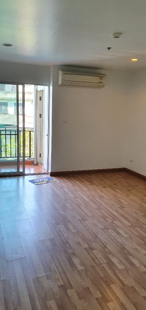 For SaleCondoVipawadee, Don Mueang, Lak Si : (Code S3904) Condo for sale, Regent Home 10, price 1.28 million baht, near BTS Wat Phra Si Mahathat, Central Ramindra, Union Mall, Tesco Lotus, convenient travel, near shopping areas.