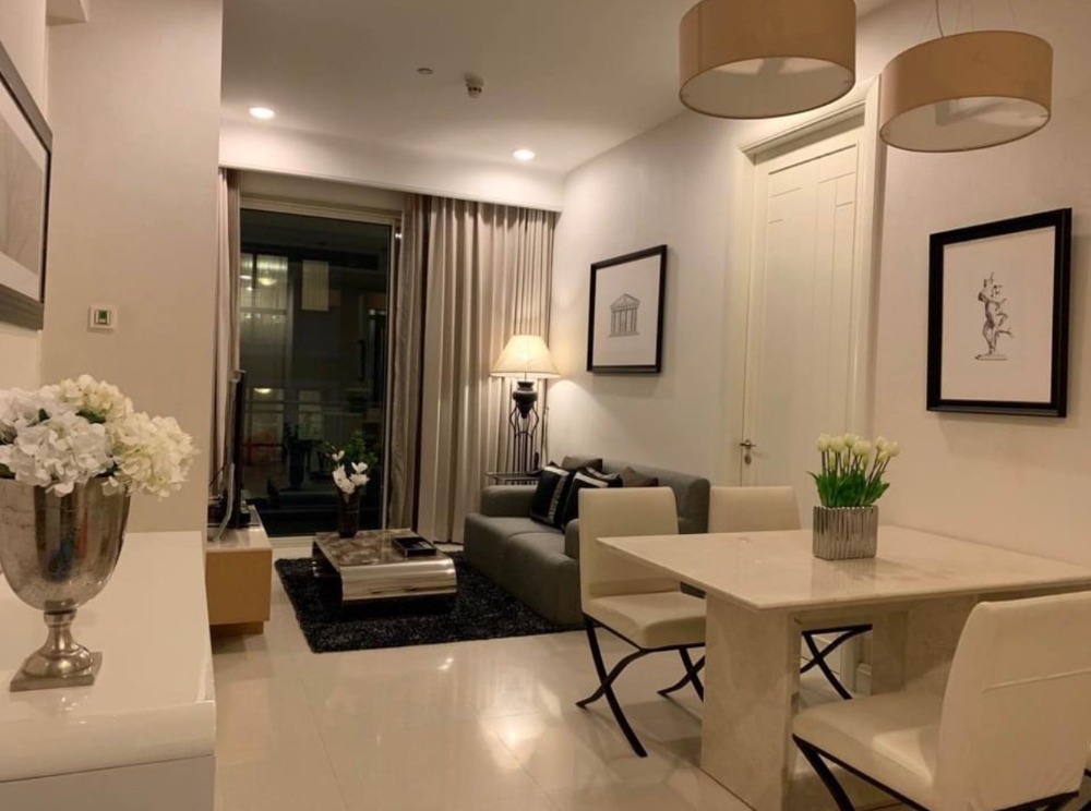 For RentCondoWitthayu, Chidlom, Langsuan, Ploenchit : ♢ Good Decoration ♢ 20+ Floor 74.00 sq.m. corner room | 2 Bedrooms, Fully furnished | condominium near BTS Ratchadamri 2 mins, BTS Chit Lom 4 mins.