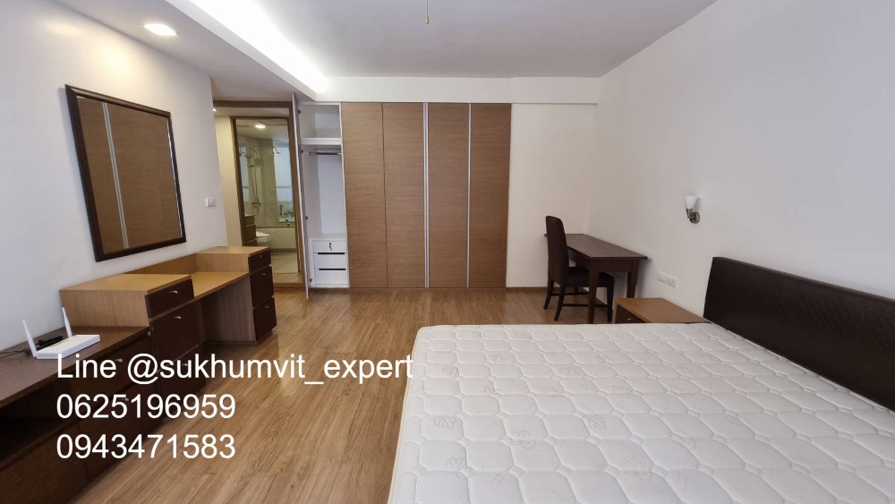 For RentCondoSukhumvit, Asoke, Thonglor : Pet friendly BTS Asoke Phrom Phong for rent, luxury apartment 100 sq m., 2 bedrooms, 2 bathrooms, fitness center, swimming pool.