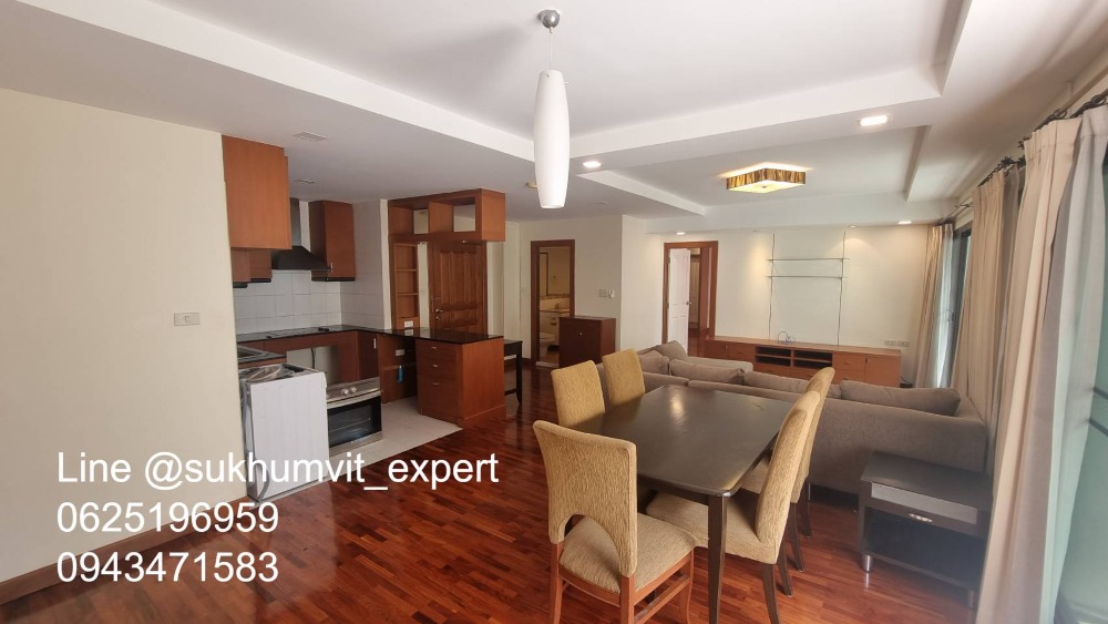 For RentSukhumvit, Asoke, Thonglor : Pet friendly BTS Asoke Phrom Phong for rent, luxury apartment 120 sq m., 2 bedrooms, 2 bathrooms, fitness center, swimming pool.