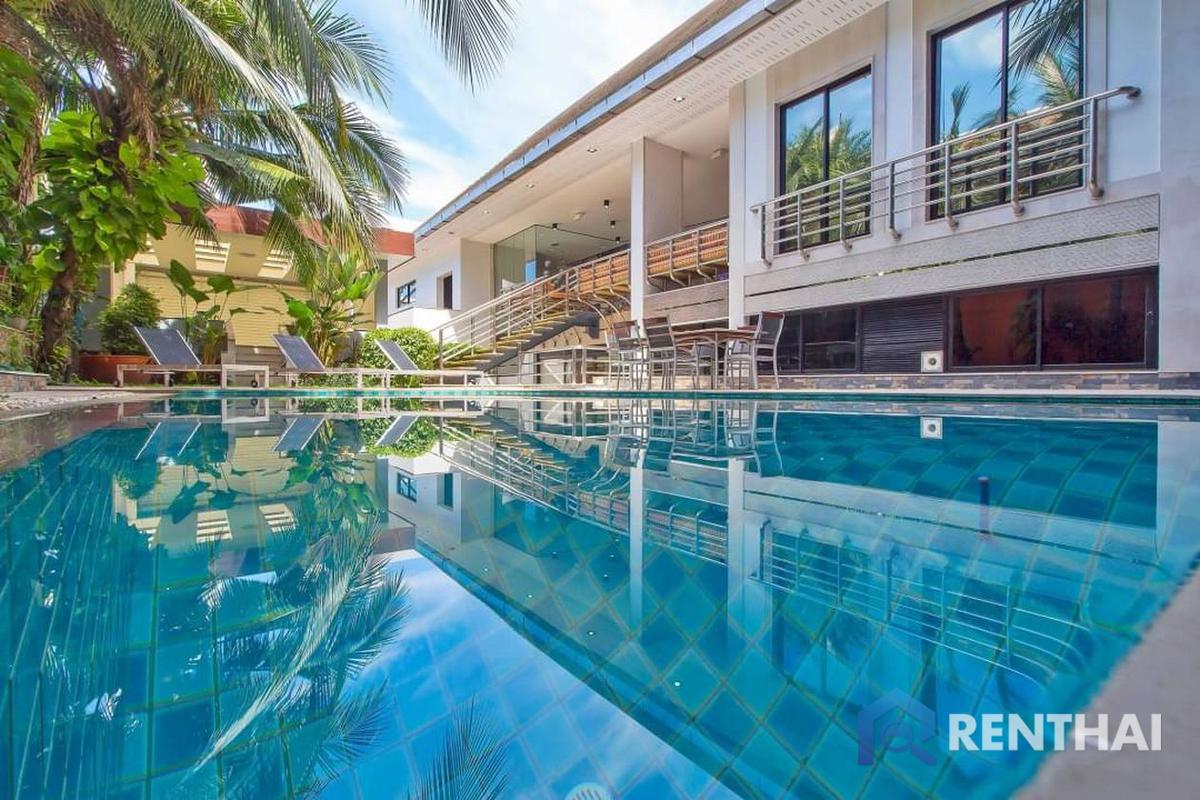 For SaleHousePattaya, Bangsaen, Chonburi : Futuristic Modern Pool Villa Mansion in the Middle of Pratumnak Hill for Sale!