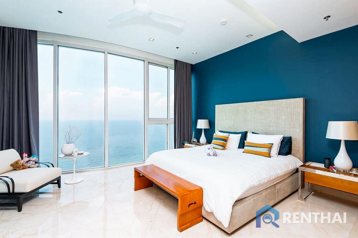 For SaleCondoPattaya, Bangsaen, Chonburi : Beachfront Penthouse in Wongamat with Private Beach Access for Sale!