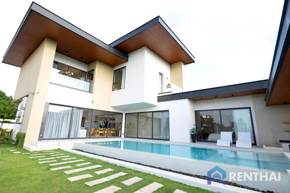 For SaleHousePattaya, Bangsaen, Chonburi : Presale Luxury Private Pool Villa