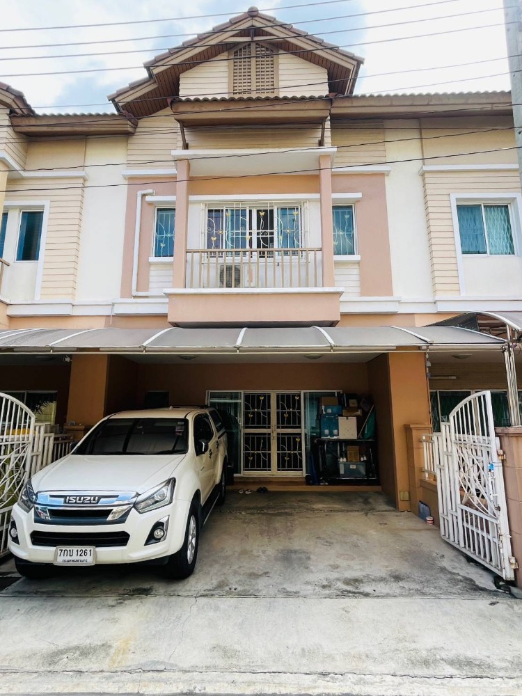 For SaleTownhouseNonthaburi, Bang Yai, Bangbuathong : 2.5-storey townhouse, Parinlak Light Village, Samakkhi Road , for sale with tenant, has swimming pool and 24-hour security.