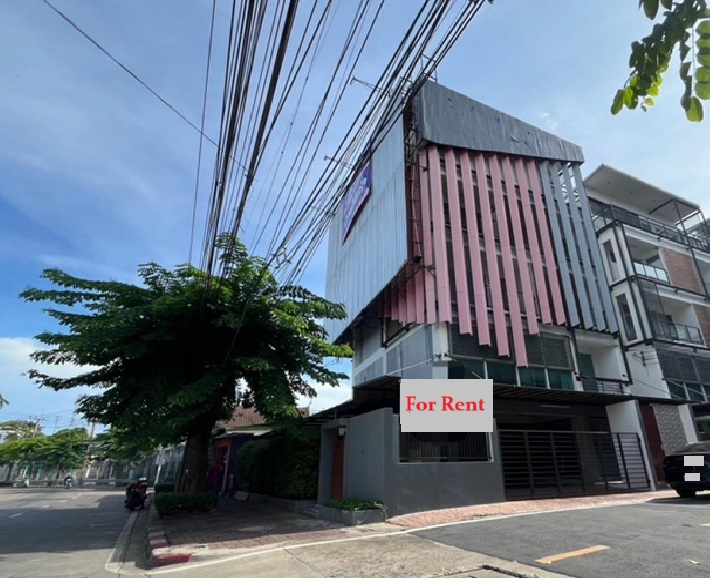 ให้เช่าโฮมออฟฟิศโชคชัย4 ลาดพร้าว71 : For Rent ให้เช่าอาคาร / Home Office 5 ชั้น ริมถนนนาคนิวาส ลาดพร้าว 71 อาคารเปล่า ไม่มีเฟอร์ฯ แอร์ 7 เครื่อง ทำเลดีมาก จอดรถ 8 คัน เหมาะเป็นสำนักงาน , คลินิกเสริมความงาม , อื่น ๆ จดบริษัทได้