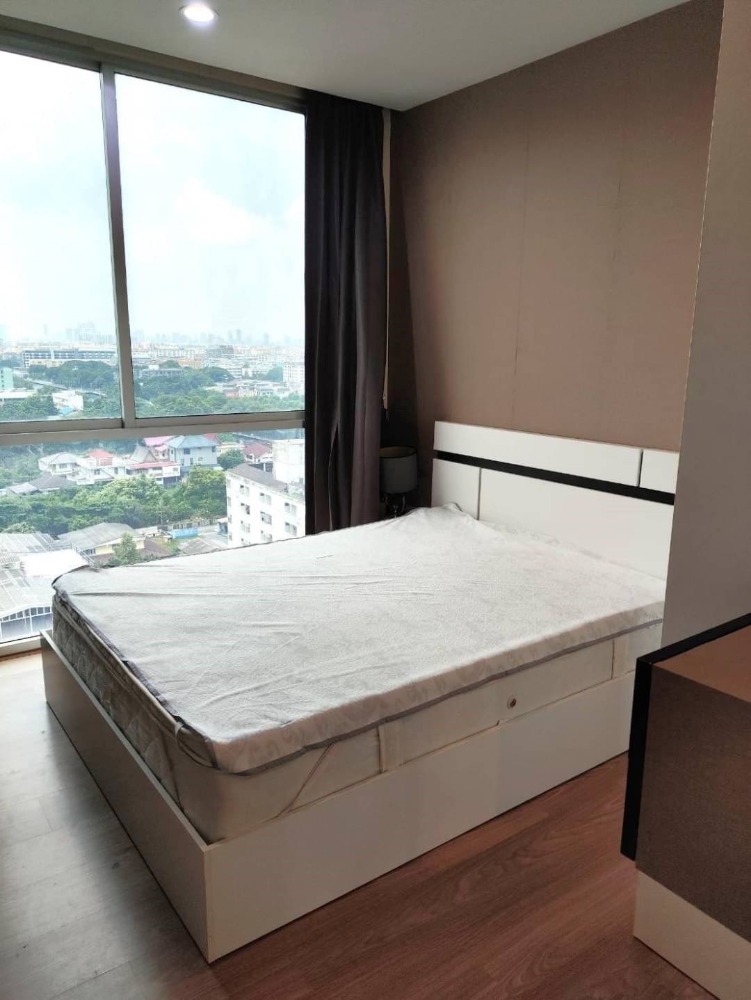 For SaleCondoRamkhamhaeng, Hua Mak : (Code S3913) Condo for sale Chewathai Ramkhamhaeng, price 1.7 million baht, near ARL Ramkhamhaeng, Khlong Saen Saep Pier, The Mall, Foodland, convenient travel, near shopping areas.