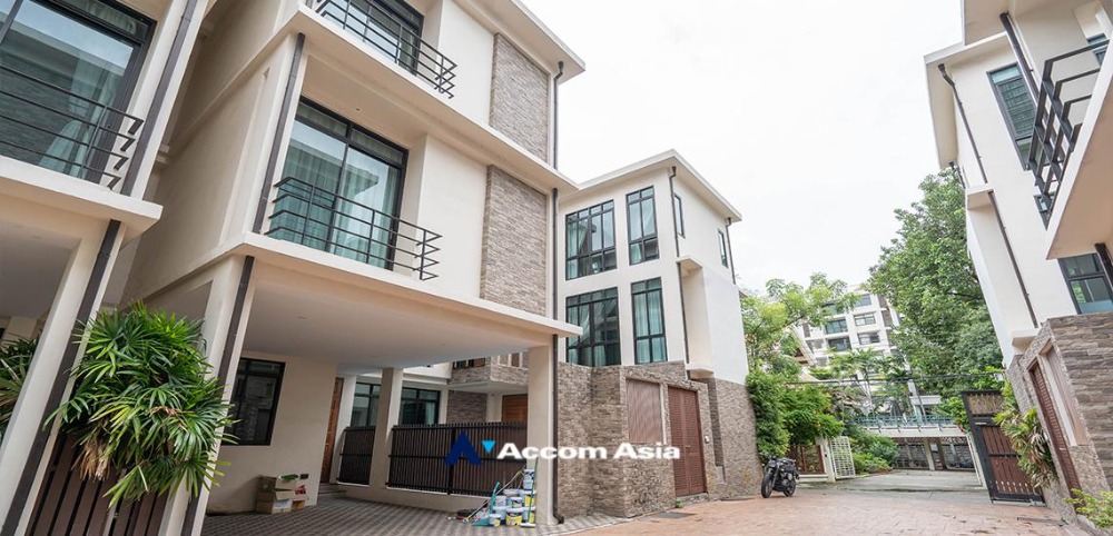 ให้เช่าบ้านสุขุมวิท อโศก ทองหล่อ : 🔼🔽 AccomA 4 Beds House for Rent in Sukhumvit, BTS Phrom Phong at Emporium Pool Compound