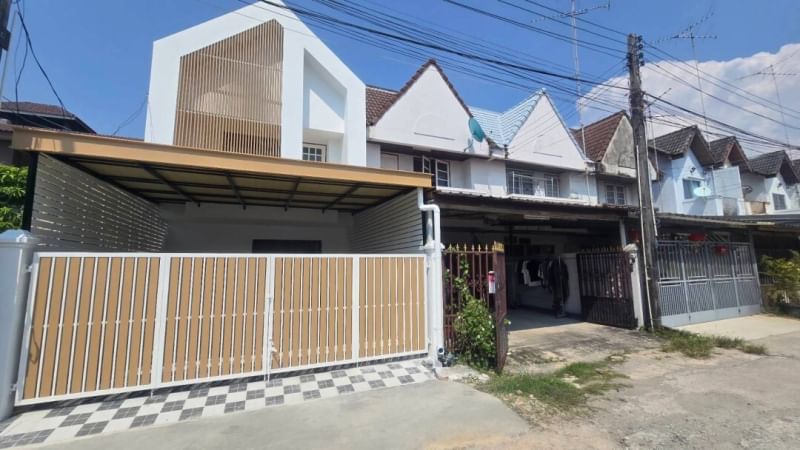 For SaleTownhousePattaya, Bangsaen, Chonburi : Urgent sale!! 2-storey townhouse, Karunniwet Village (end unit)