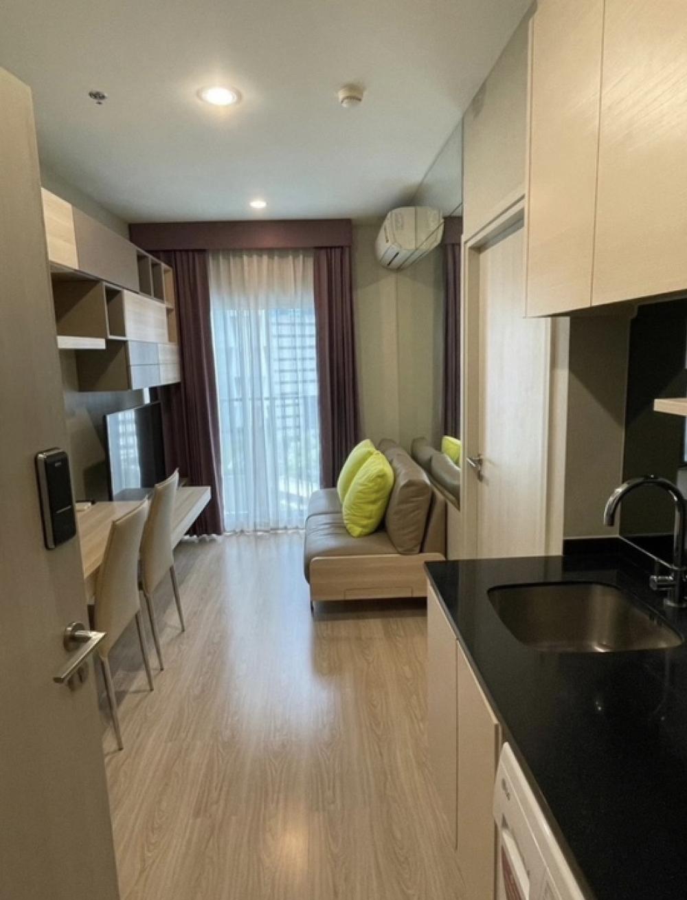 For RentCondoRatchadapisek, Huaikwang, Suttisan : 📍Noble Revolve Ratchada 🔥 1 bedroom, 1 bathroom, ready to move in, next to MRT, price only 15,000฿