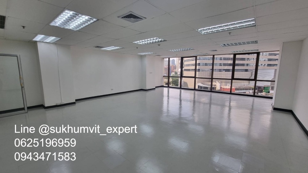 For RentOfficeSukhumvit, Asoke, Thonglor : Asoke, good location, office for rent, 78 sq m, 8th floor, beautiful view, good price 620 baht/sq m.