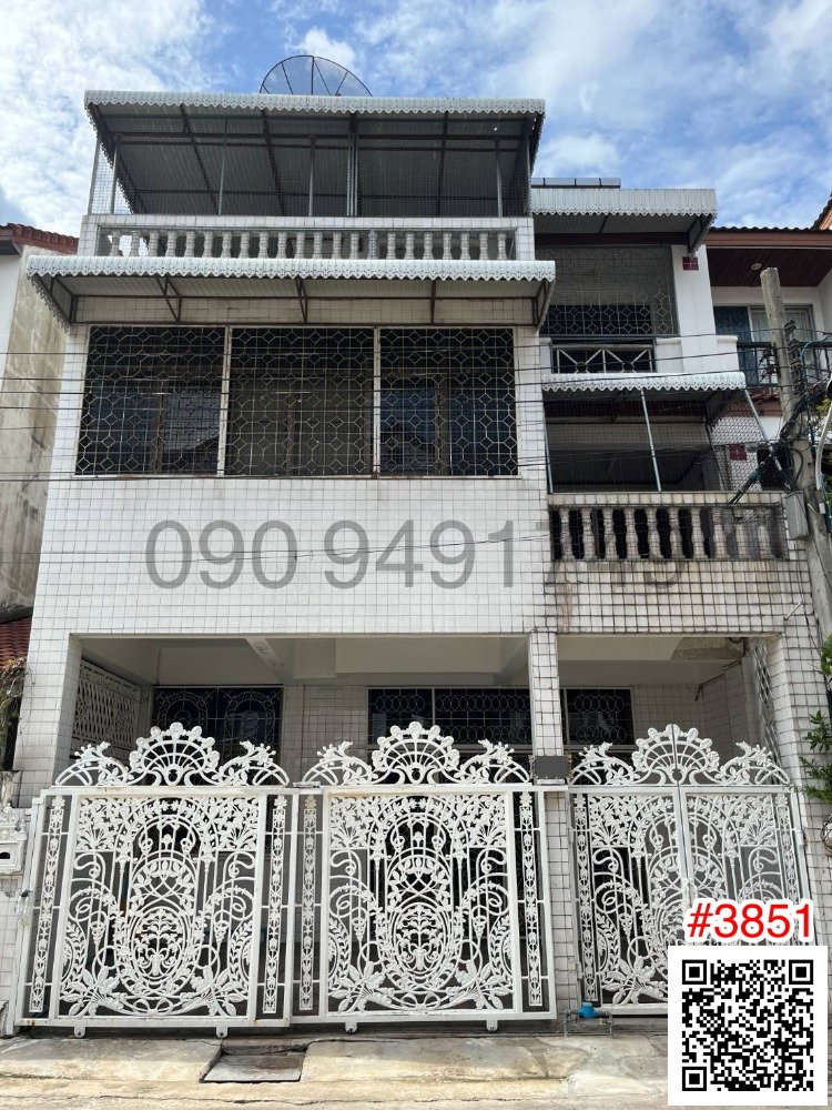 For RentTownhouseRathburana, Suksawat : Townhome for rent, Cholapruek Place Village, near BTS, suitable for an office.