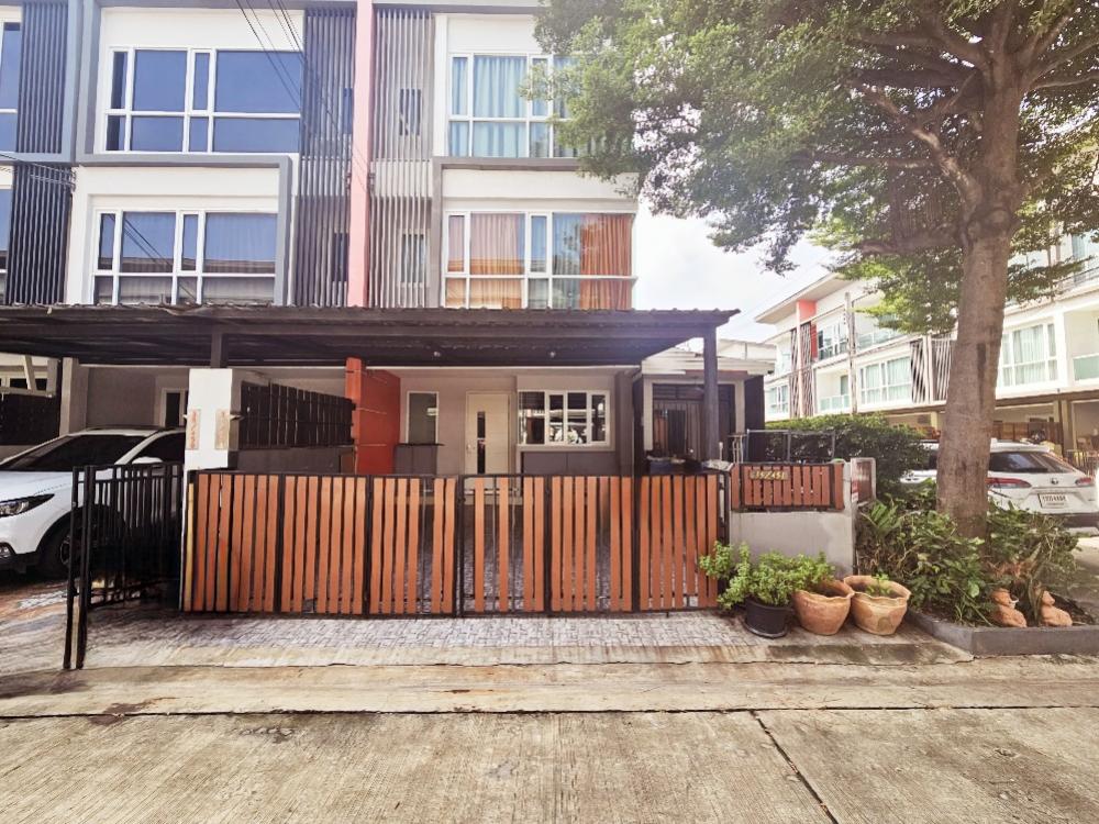 For SaleTownhouseKaset Nawamin,Ladplakao : 3-story townhome for sale, The iBox Kaset-Nawamin.