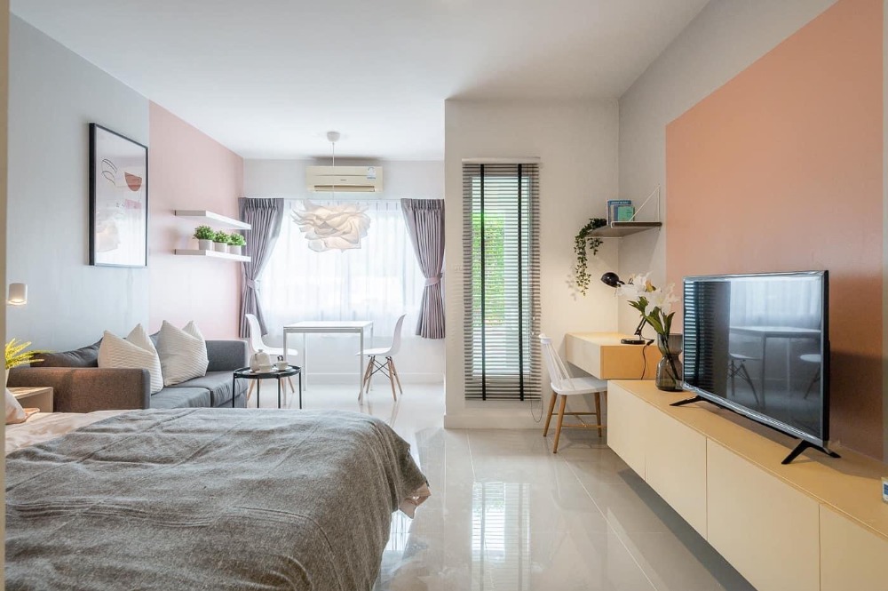 For RentCondoOnnut, Udomsuk : ★ A Space Sukhumvit 77 ★ 37 sq m., 1th floor (1 bedroom, 1 bathroom), ★ Near BTS On Nut ★ There is a shuttle service to BTS ★ Near the chic lifestyle mall Pickadaily Bangkok ★ Facilities Very convenient Complete electric