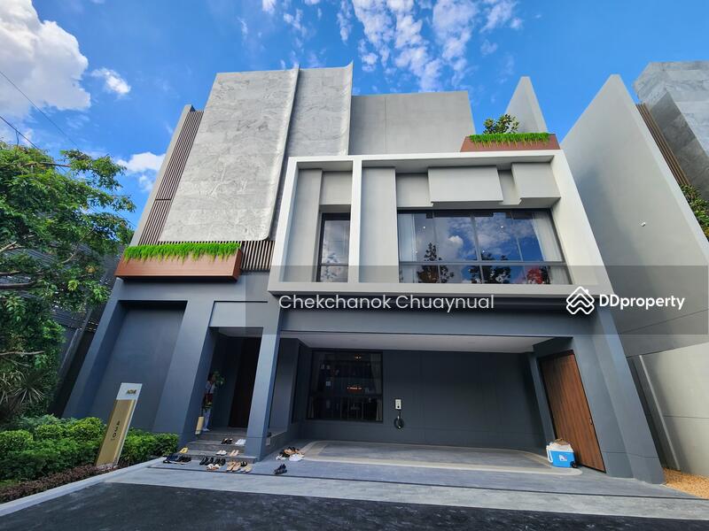 For SaleHousePattanakan, Srinakarin : Luxury detached house BuGaan Krungthep Kreetha, special price, last 2Unit only 38 Mb.