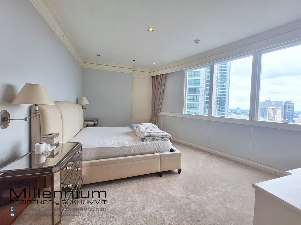 ให้เช่าคอนโดสุขุมวิท อโศก ทองหล่อ : Spacious 3 Bedroom Condo for Rent in Asok Near International Schools