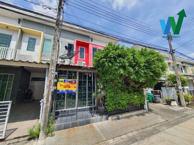 For SaleTownhouseKaset Nawamin,Ladplakao : Urgent sale, The Connect 9 Kaset-Nawamin, corner unit, Nawamin 42, size 18.4 sq m, 4 bedrooms, 2 bathrooms, ready to live near. Prasertmanoonkit Road 48