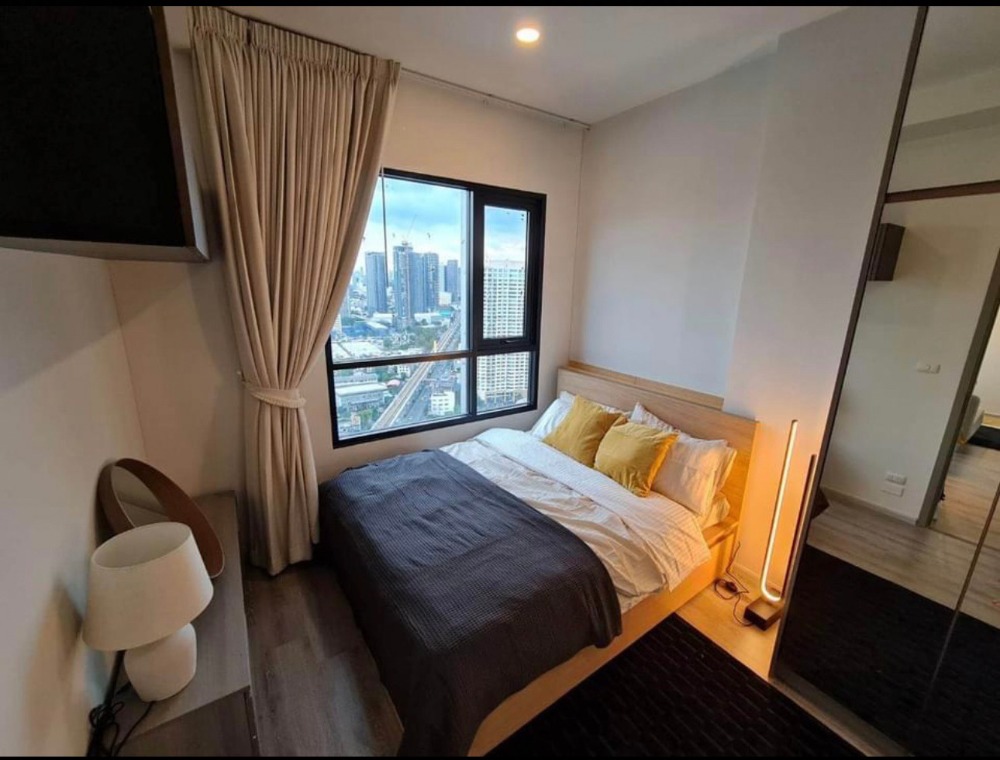 For RentCondoKasetsart, Ratchayothin : KnightsBridge space Ratchayothin, duplex room type, 53 sq.m. floor 30 s,ceiling height 4m, fully furnished, ready to move in.