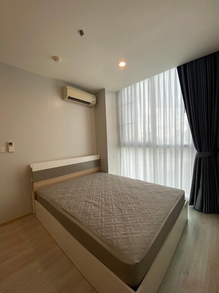 For RentCondoRatchadapisek, Huaikwang, Suttisan : ★ Noble Revolve Ratchada ★ Size 27 sq m., 7th floor (1 bedroom, 1 bathroom), ★ near MRT Cultural Center ★ near True Tower, Stock Exchange of Thailand, RS Tower ★ many amenities ★ Complete electrical appliances